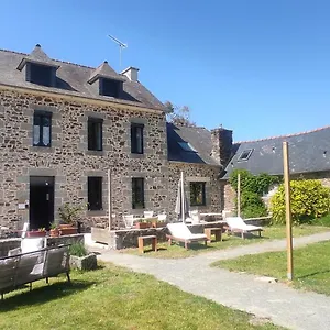 Ty Madelez, De Charme, Et Hotel La Roche-Derrien